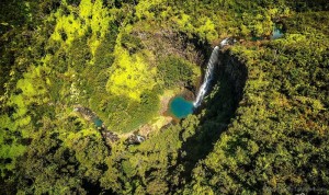 Kauai-Waterfalls-Hawaii-1